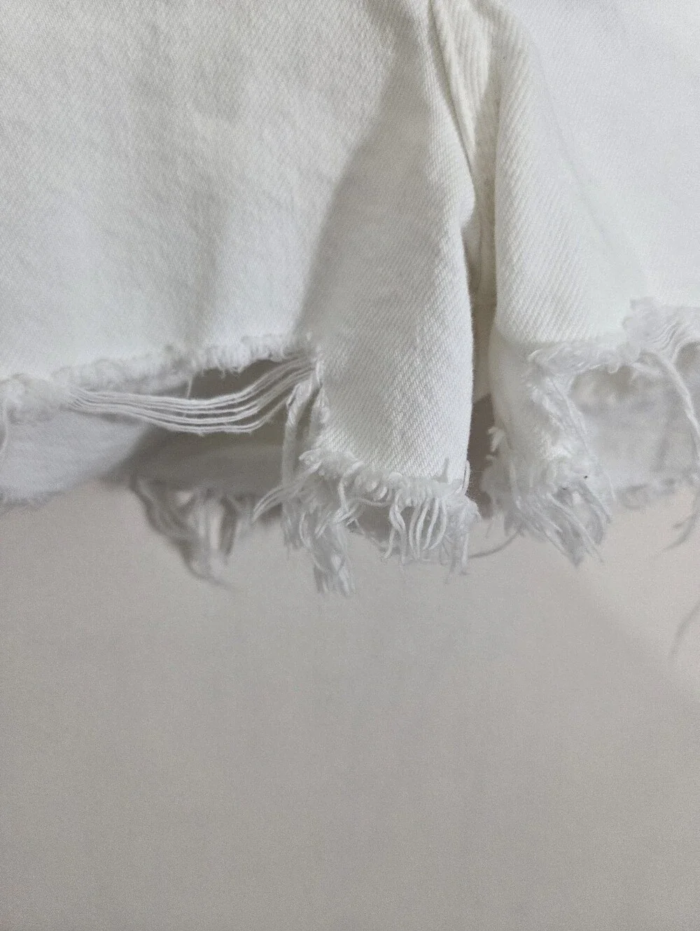 Agolde Parker Denim Jean Shorts in Dough White Boho Raw Hem Distressed Size 27